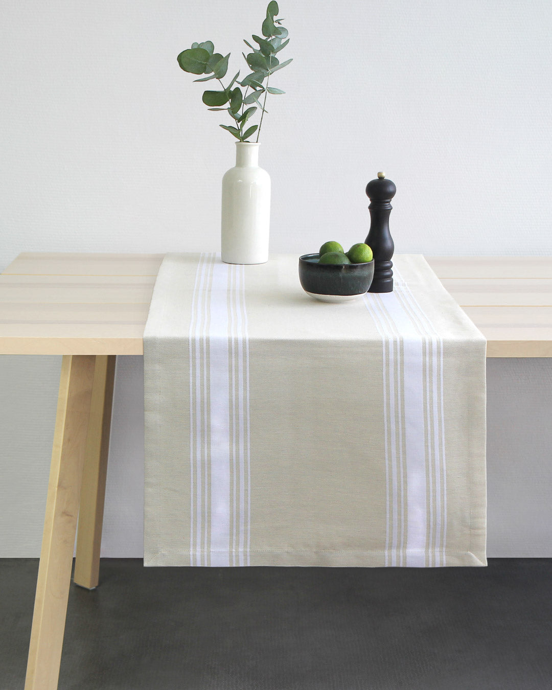 CHEMIN DE TABLE COUTIL BLANC
